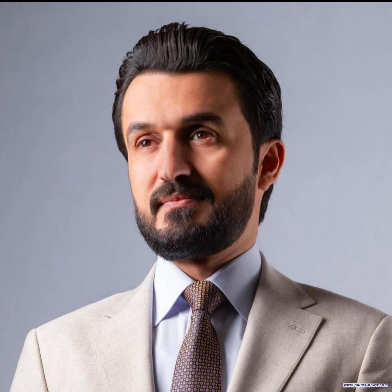 وزير الاتصـالات مصطفى سند ينفي طلبه من فيس بوك إلغاء إيموجي "أضحكني"في العراق.